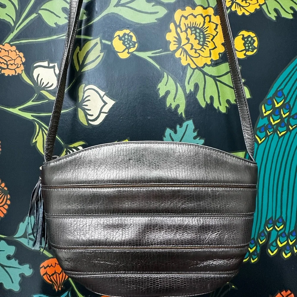 Vintage Sharif Silver Metallic Leather Shoulder / crossbody Bag – Made in USA